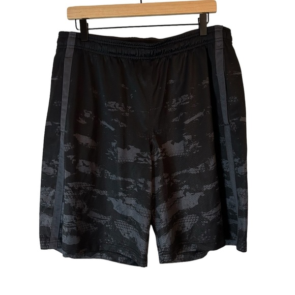 Under Armour Other - Under Armour Camo Basketball Shorts Mens Size XL Elastic Waist Drawstring